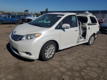  Salvage Toyota Sienna