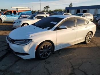  Salvage Chrysler 200
