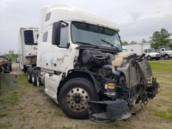  Salvage Volvo Vnl