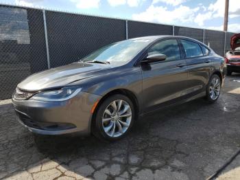  Salvage Chrysler 200