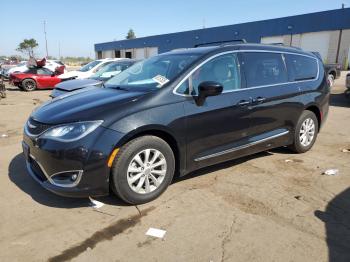  Salvage Chrysler Pacifica