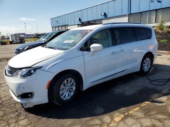  Salvage Chrysler Pacifica