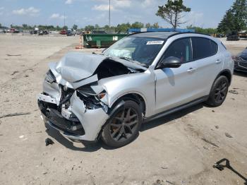  Salvage Alfa Romeo Stelvio