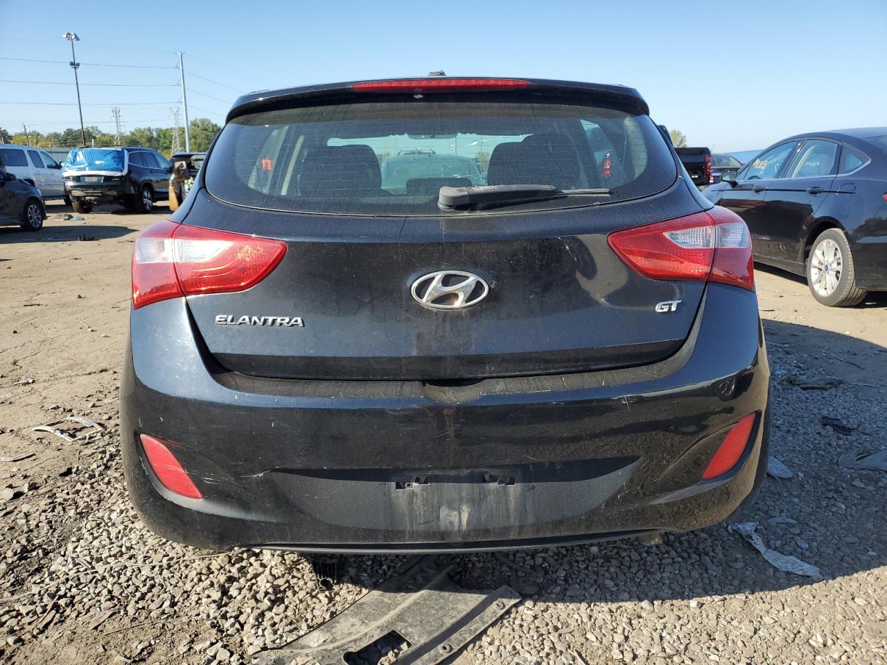 Hyundai ELANTRA Image 12