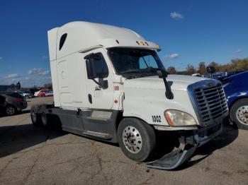  Salvage Freightliner Cascadia