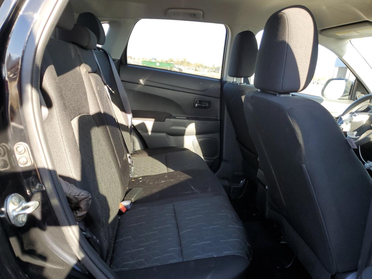 Mitsubishi Outlander S/se Image 5