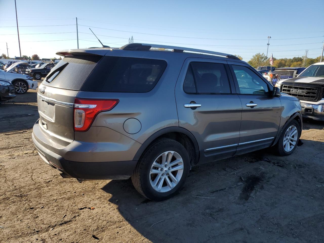 Ford Explorer Xlt Image 7