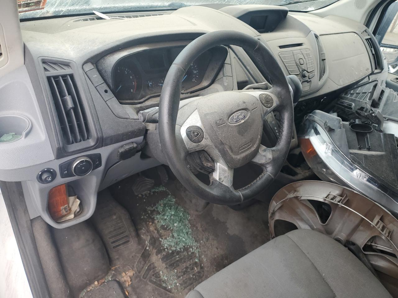 Ford Transit T-350 Image 10