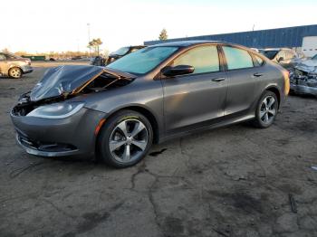  Salvage Chrysler 200