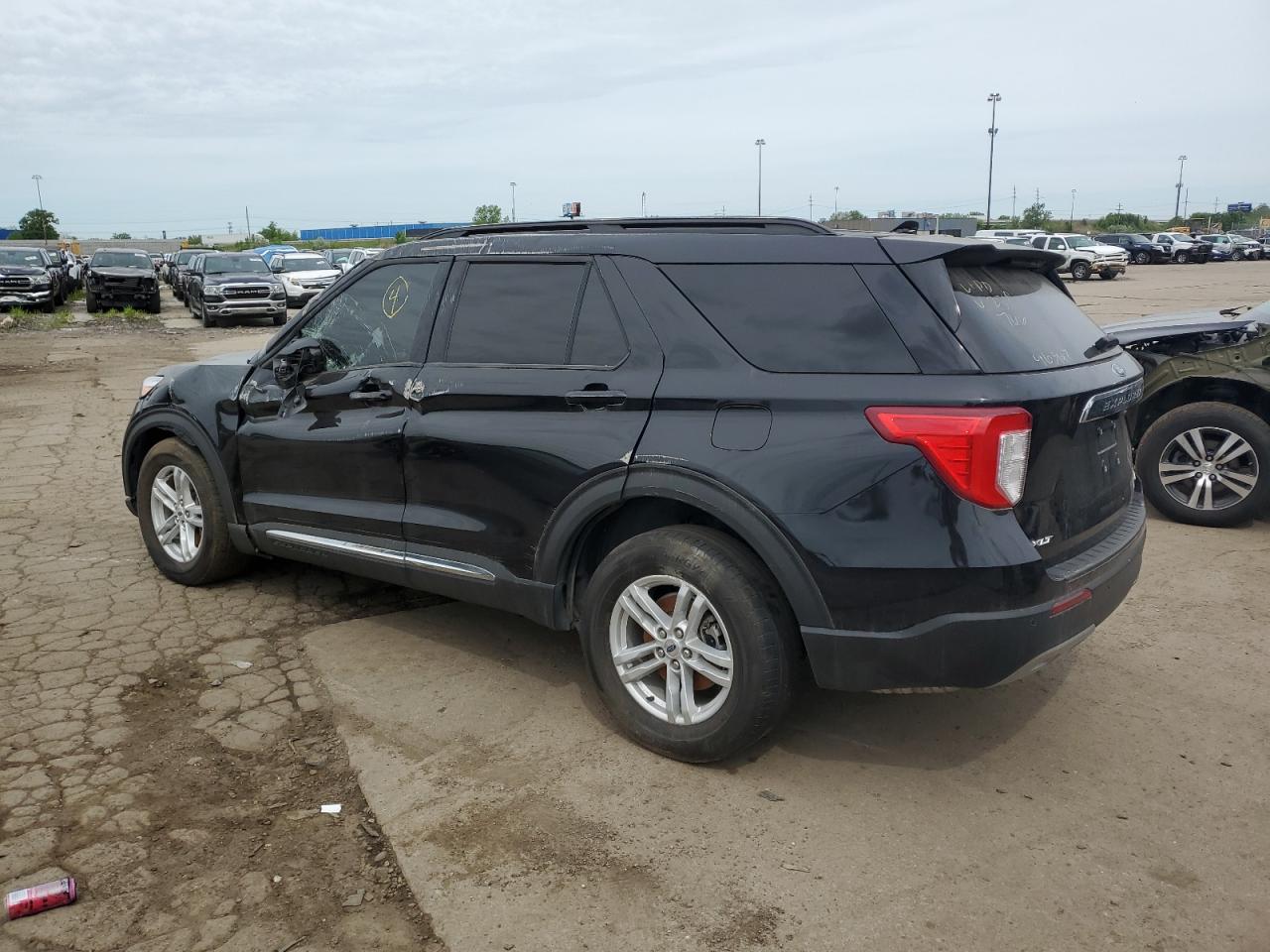 Ford Explorer Xlt Image 6