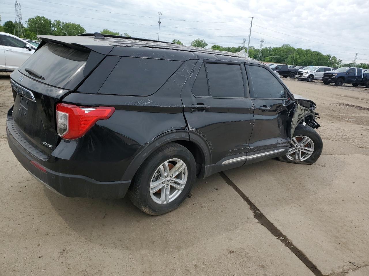 Ford Explorer Xlt Image 2