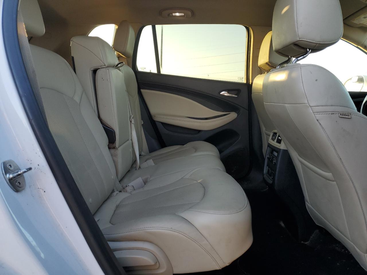 Buick Envision Essence Image 2