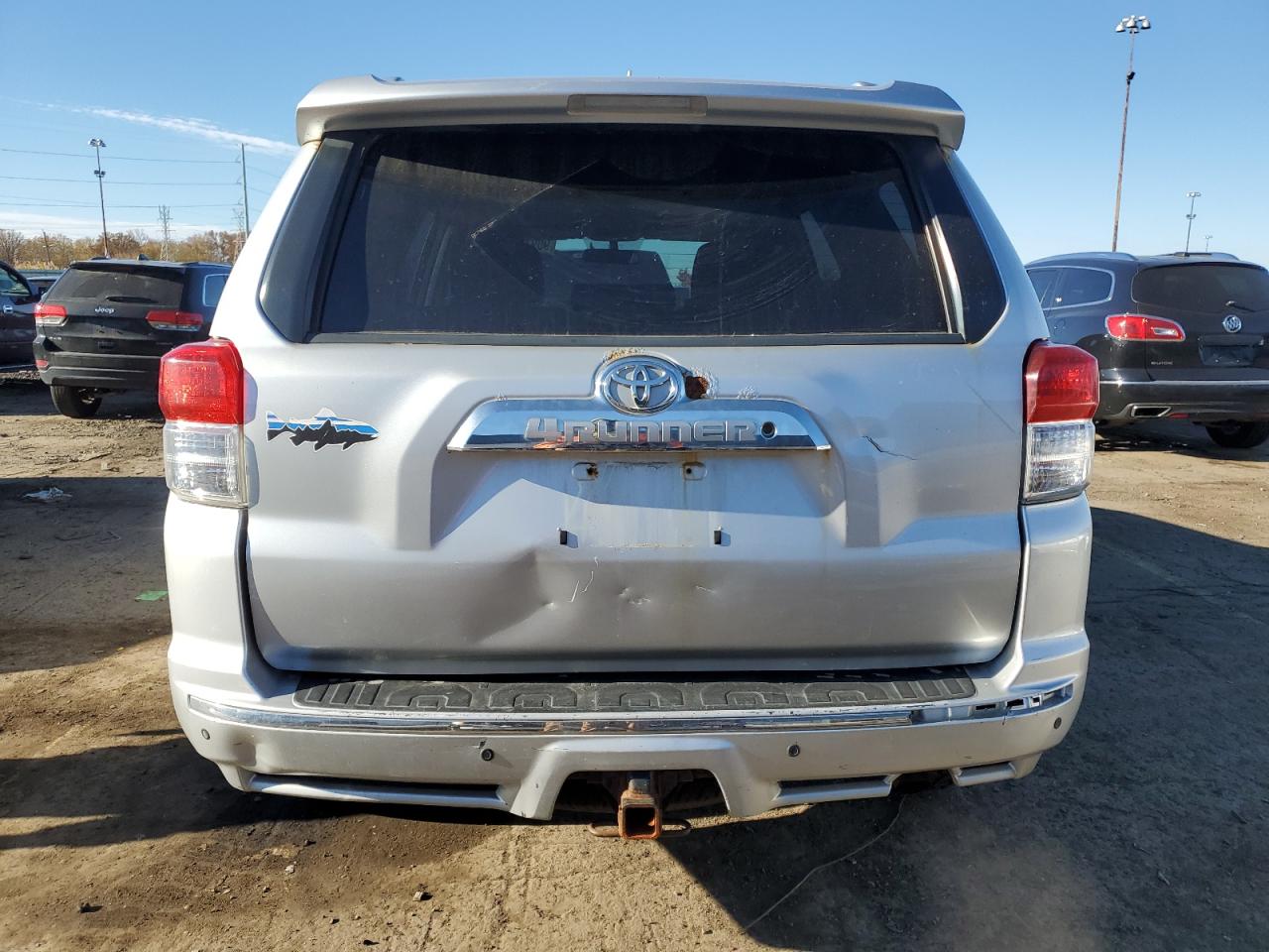 Toyota 4Runner Sr5 Image 9
