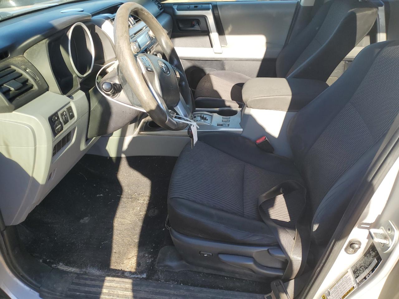 Toyota 4Runner Sr5 Image 5