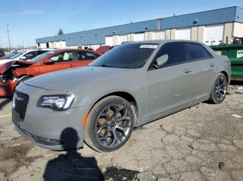  Salvage Chrysler 300