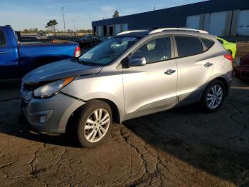  Salvage Hyundai TUCSON