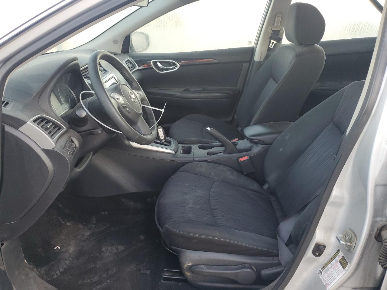 Nissan Sentra S Image 8