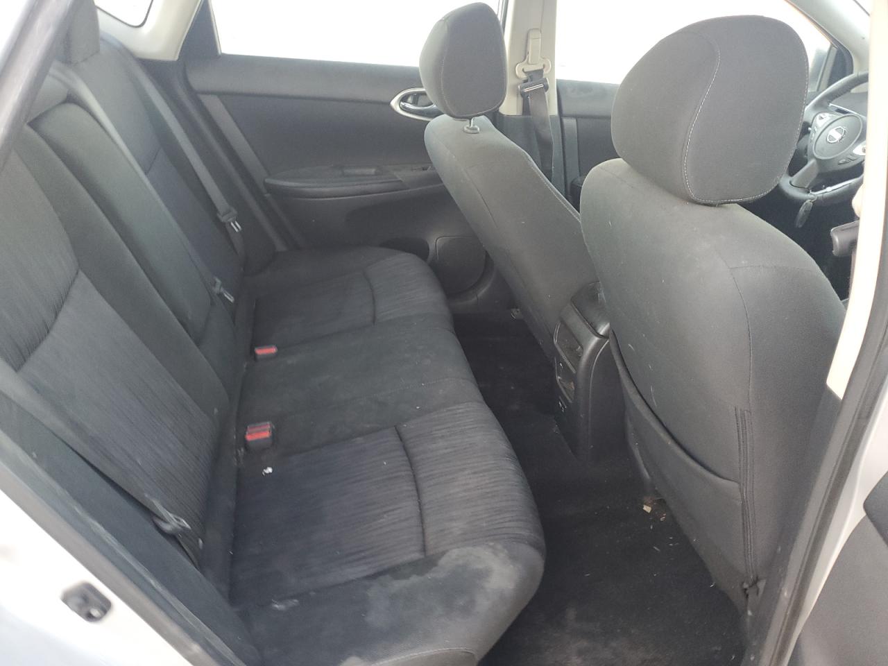 Nissan Sentra S Image 12