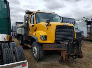  Salvage Freightliner 108sd