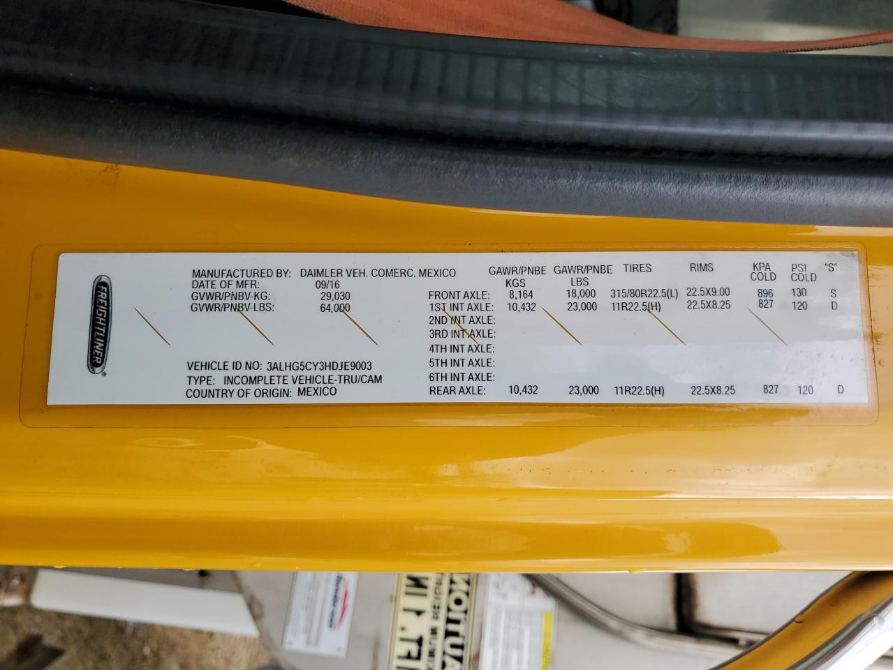 Freightliner 108sd Image 9