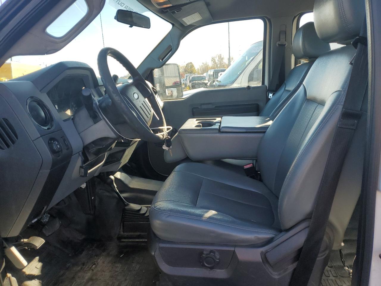 Ford F-350 Super Duty Image 4