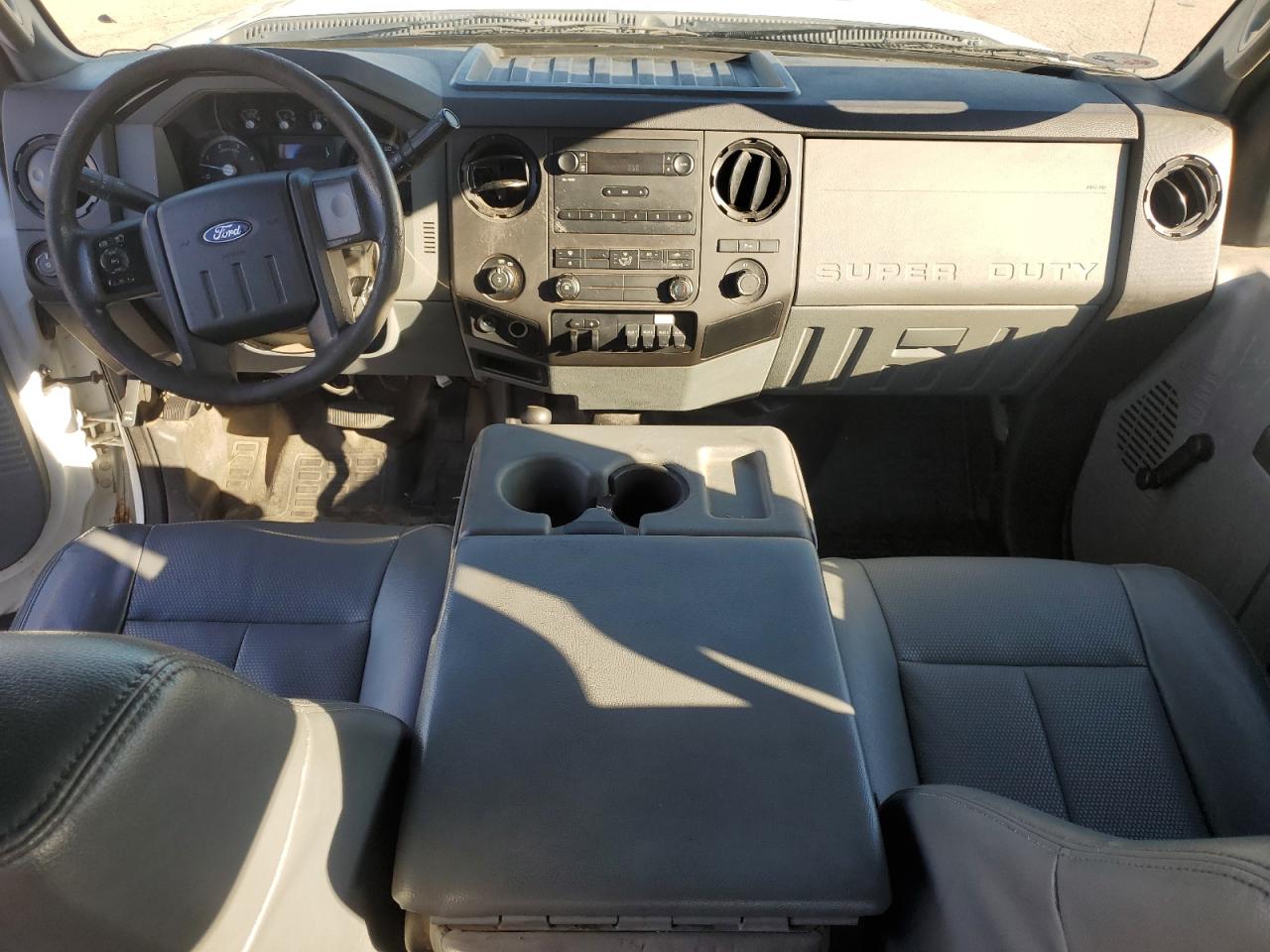 Ford F-350 Super Duty Image 12