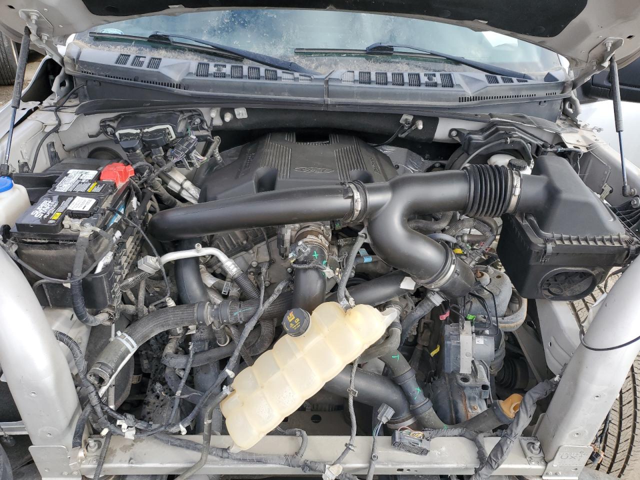 Ford F-150 Supercrew Image 8