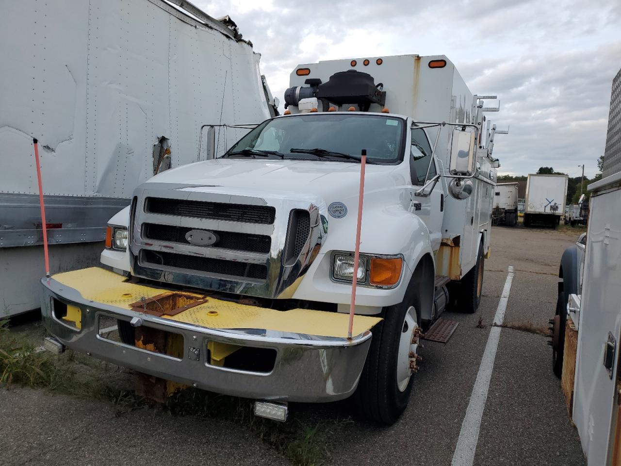 Ford F-750 Super Duty Image 9