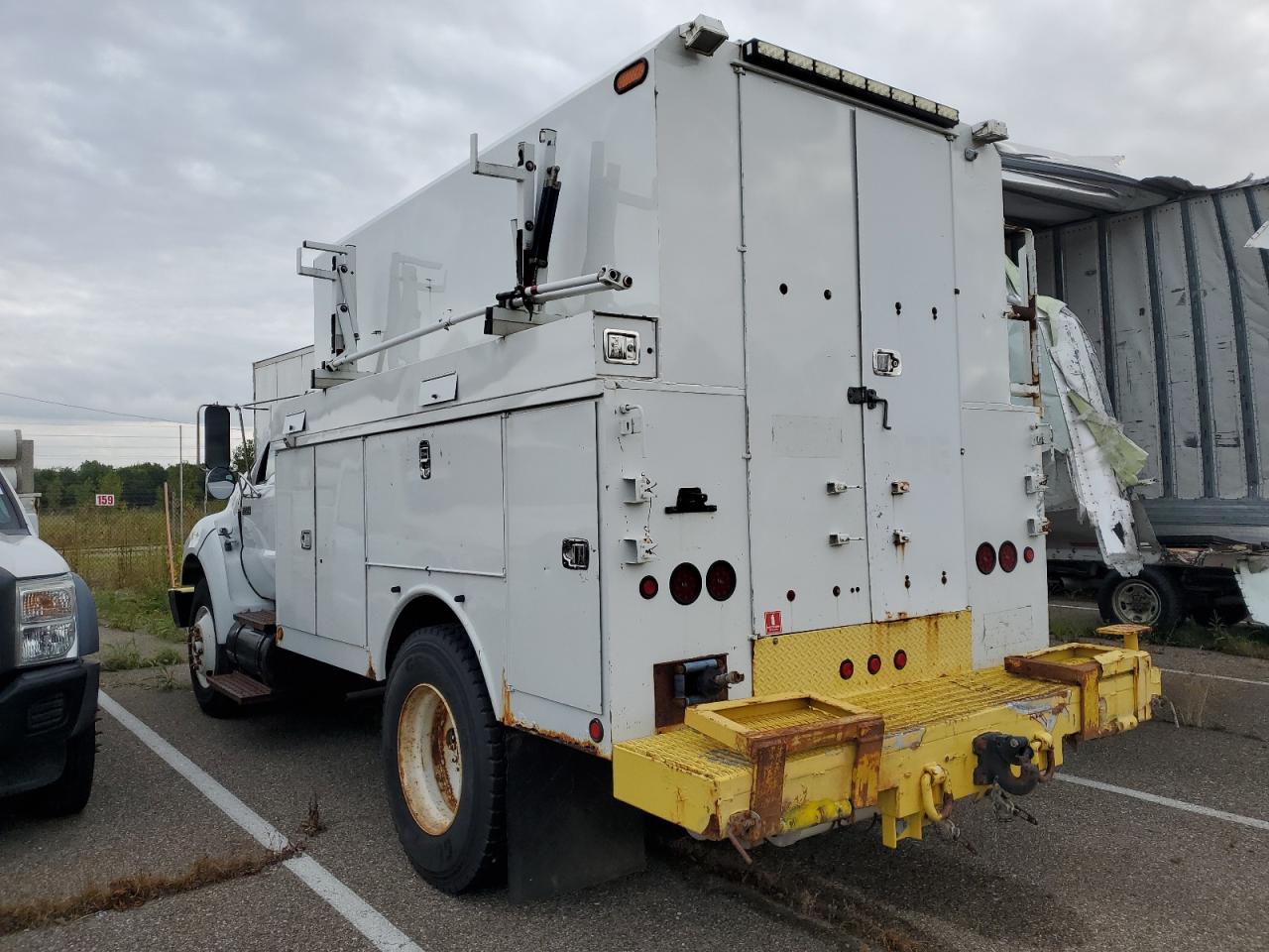 Ford F-750 Super Duty Image 8