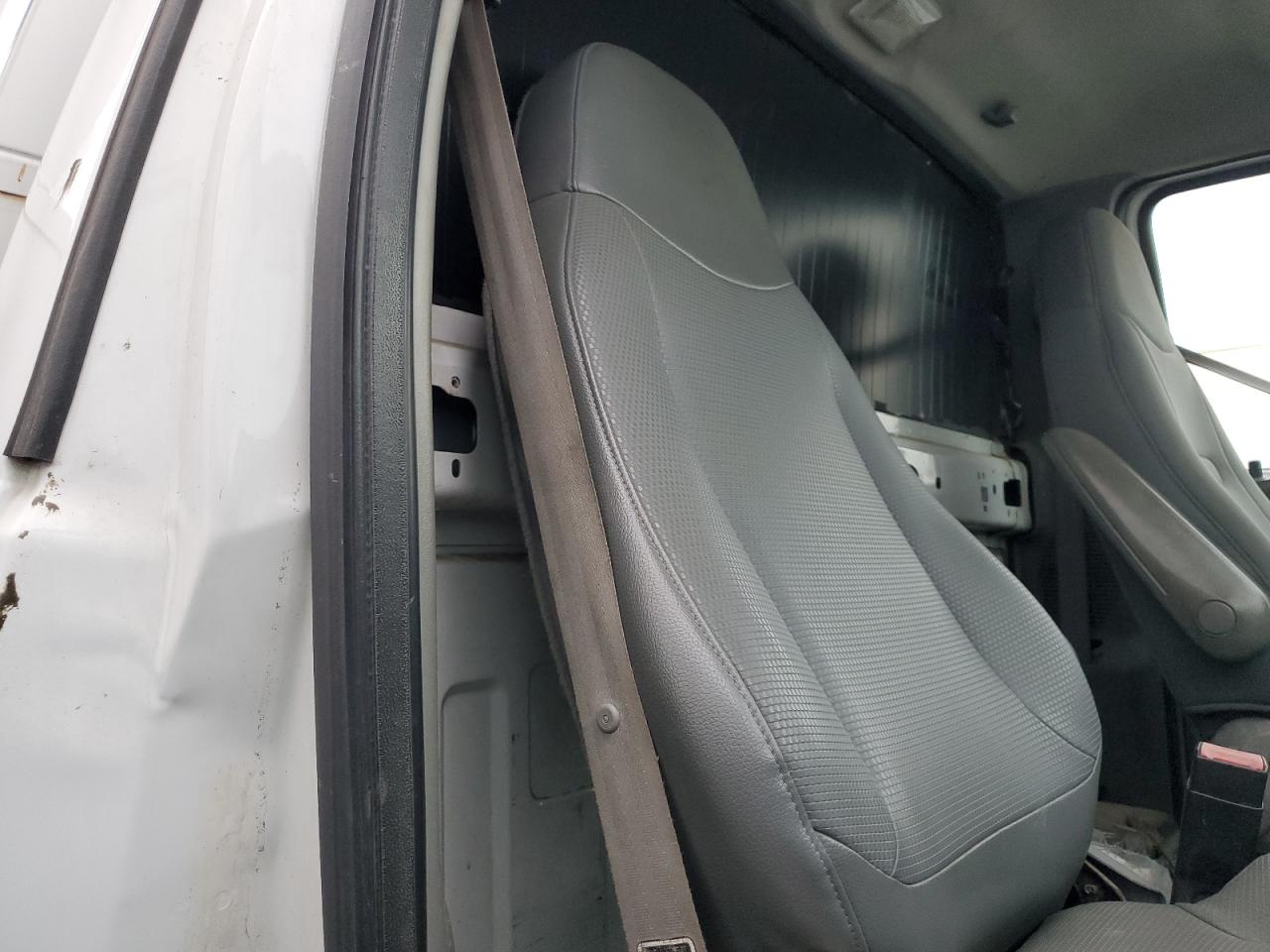 Ford F-750 Super Duty Image 3