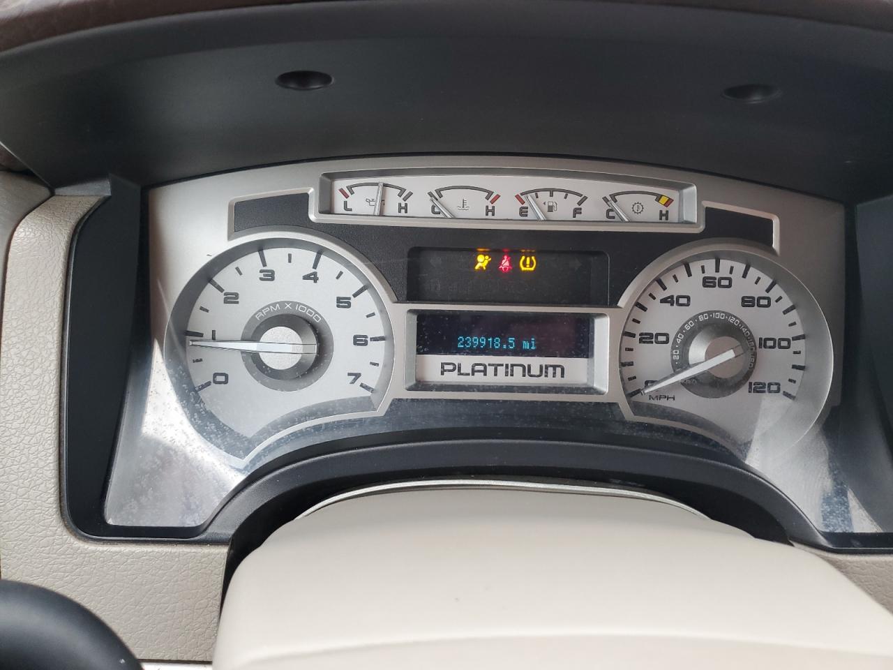 Ford F-150 Supercrew Image 8