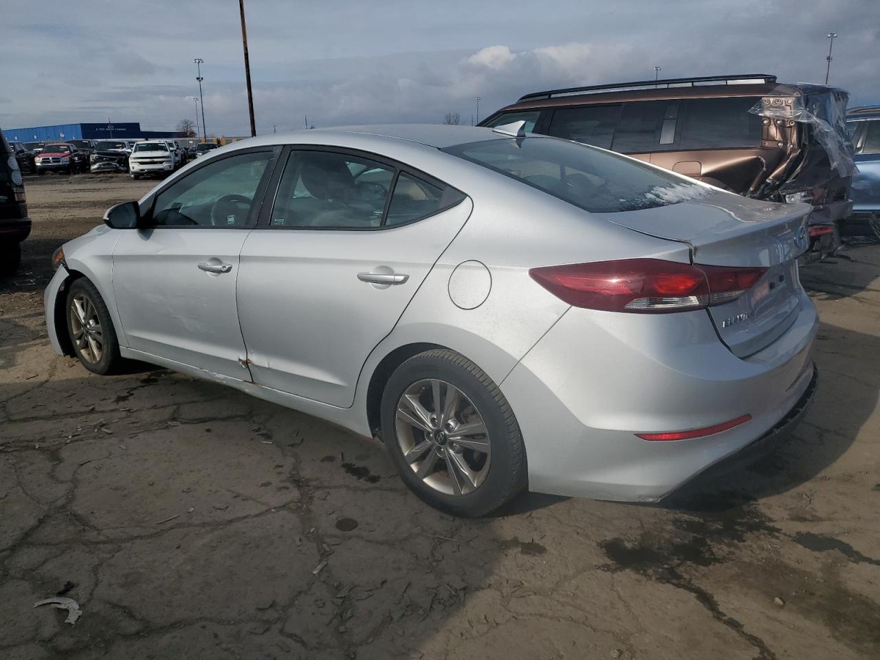Hyundai ELANTRA Sel Image 5