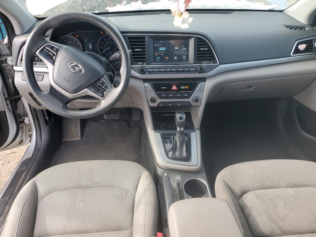 Hyundai ELANTRA Sel Image 2