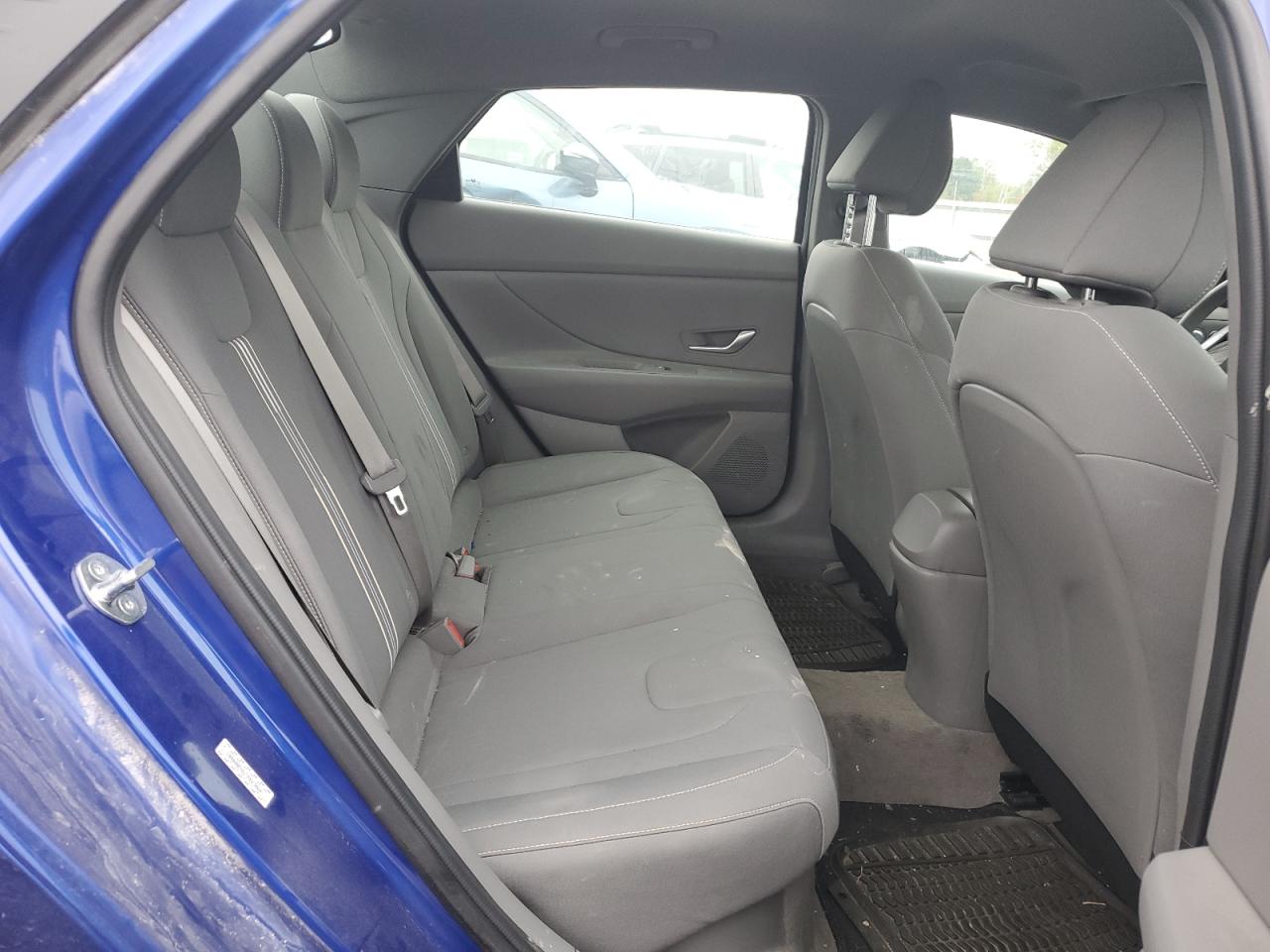 Hyundai ELANTRA Blue Image 9