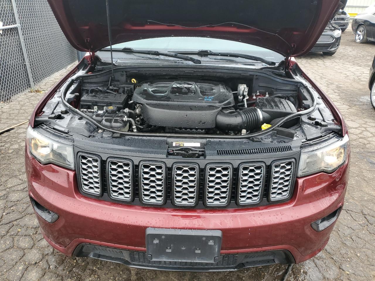 Jeep Grand Cherokee Laredo Image 9