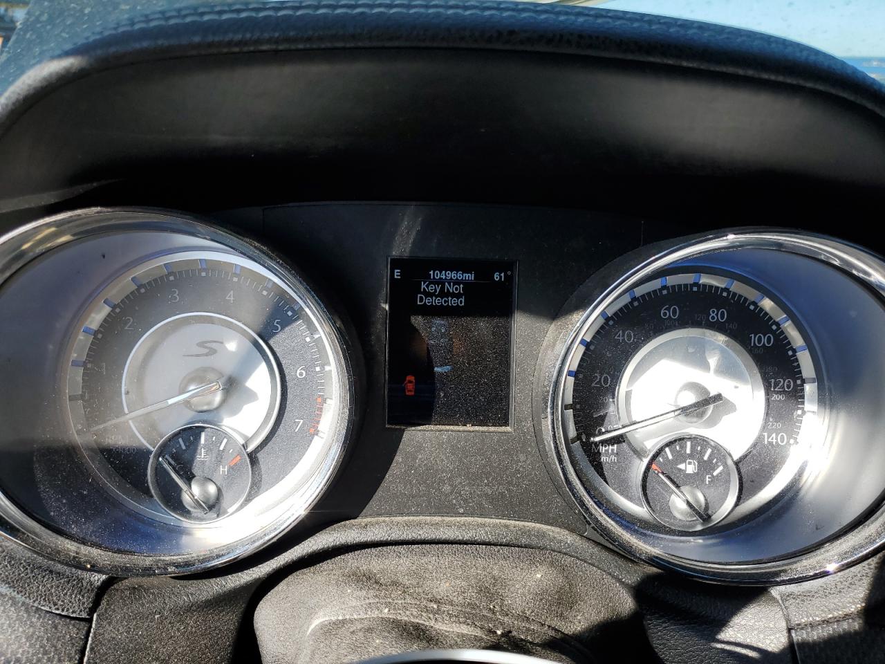 Chrysler 300 S Image 7