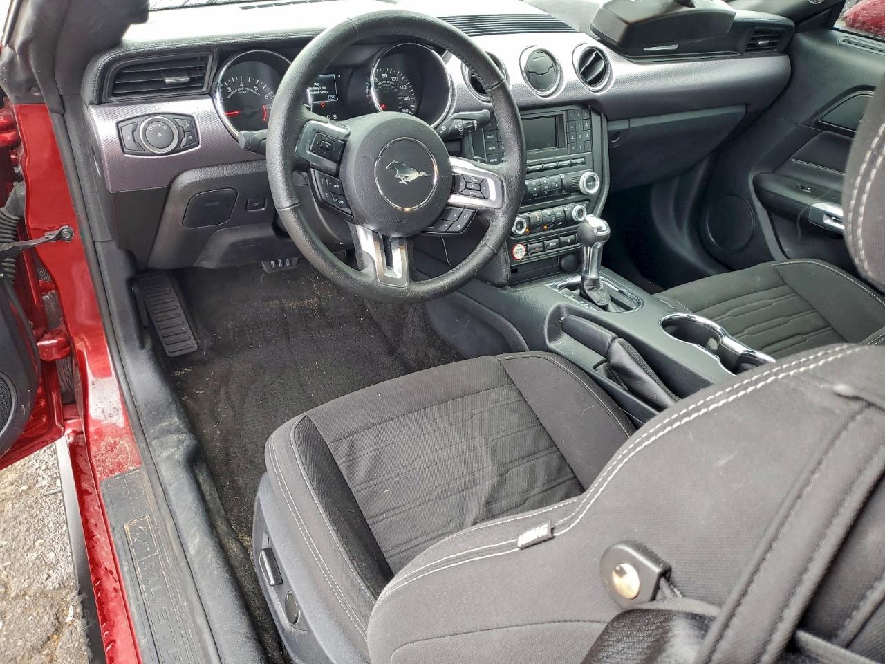 Ford Mustang Image 7