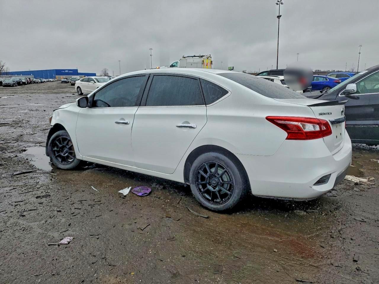 Nissan Sentra S Image 4