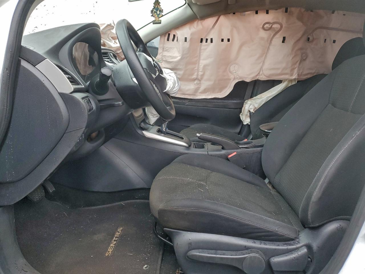 Nissan Sentra S Image 9