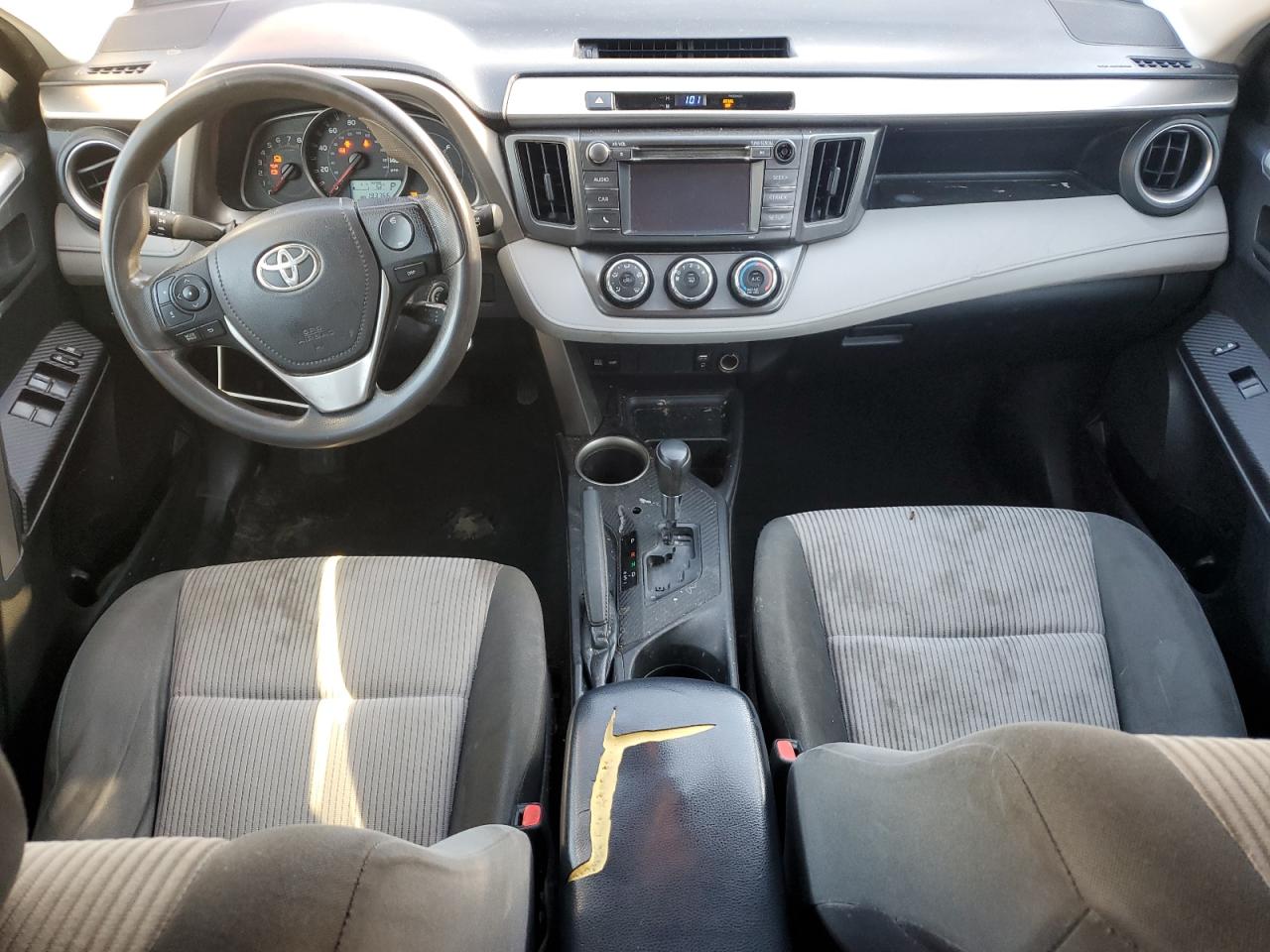 Toyota RAV4 Le Image 5