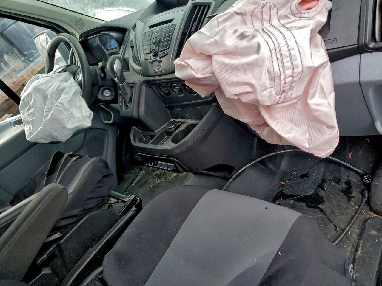 Ford Transit T-150 Image 12