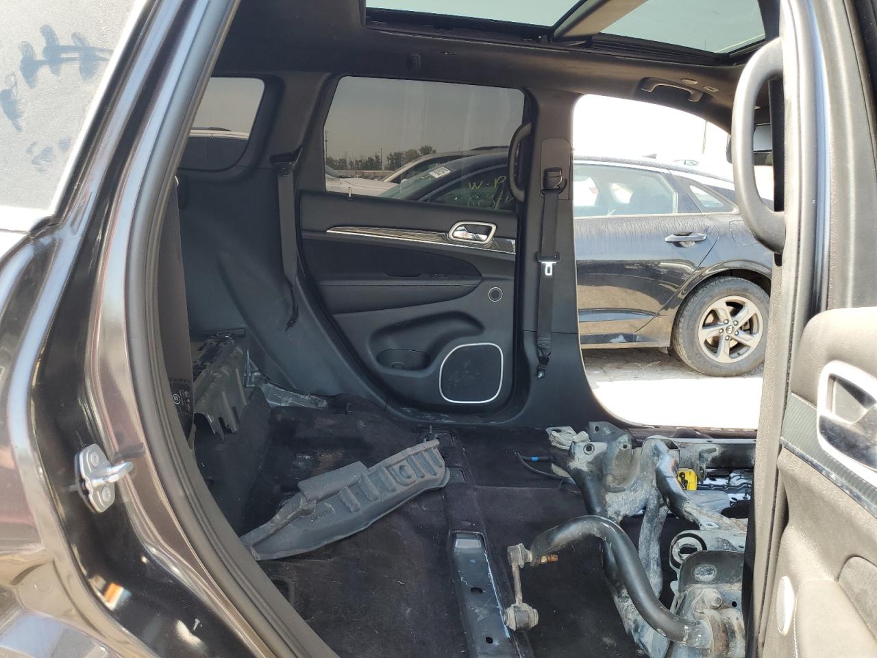 Jeep Grand Cherokee Srt-8 Image 10