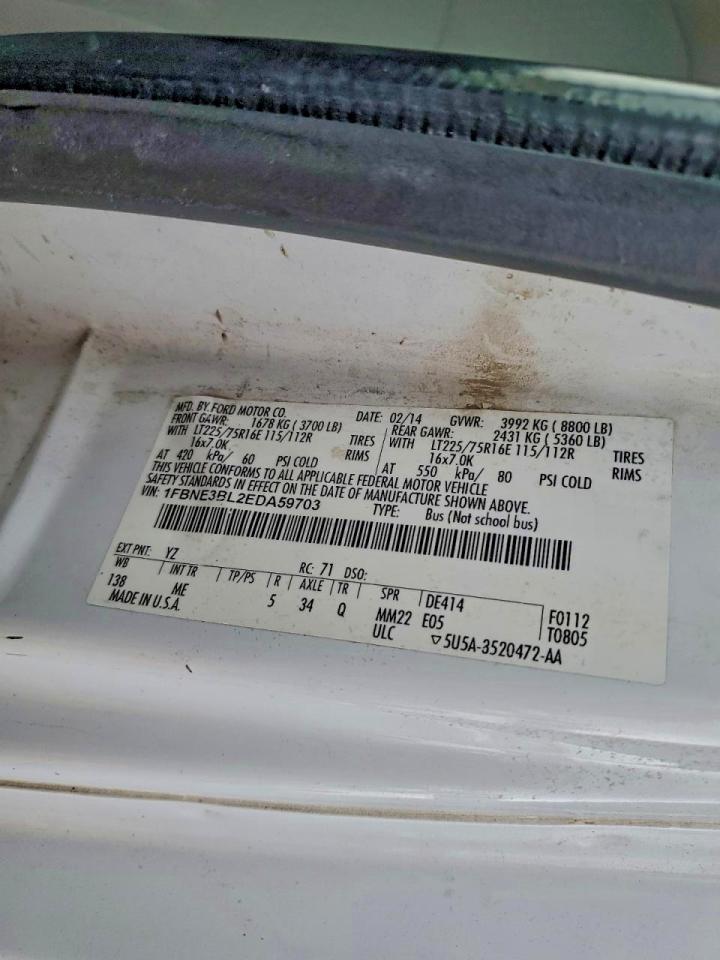 Ford Econoline E350 Super Duty Wagon Image 13