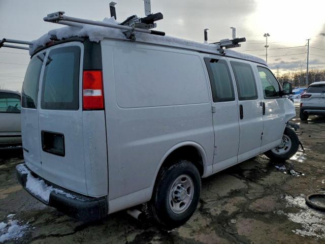 Chevrolet Express Image 3