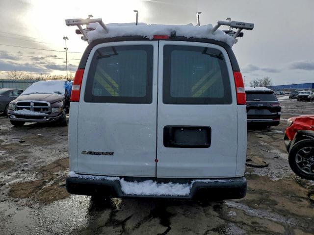 Chevrolet Express Image 9