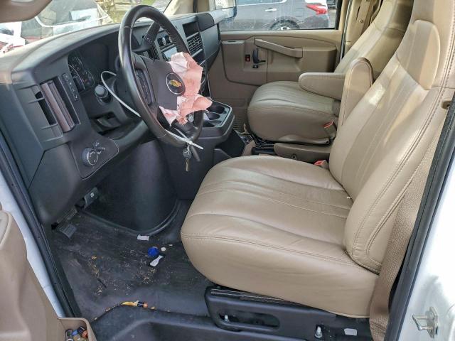 Chevrolet Express Image 5