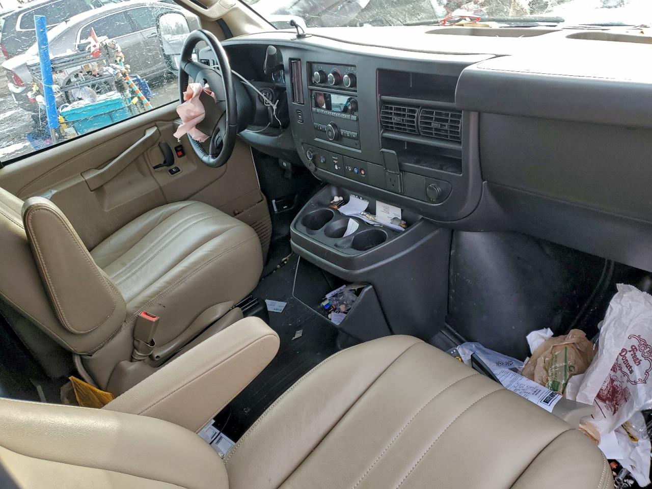 Chevrolet Express Image 2