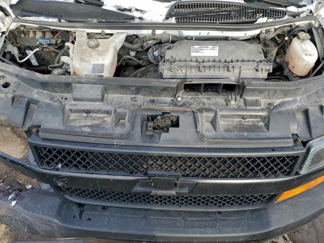 Chevrolet Express Image 13