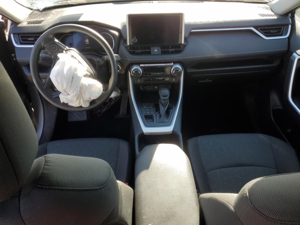 Toyota RAV4 Xle Image 8