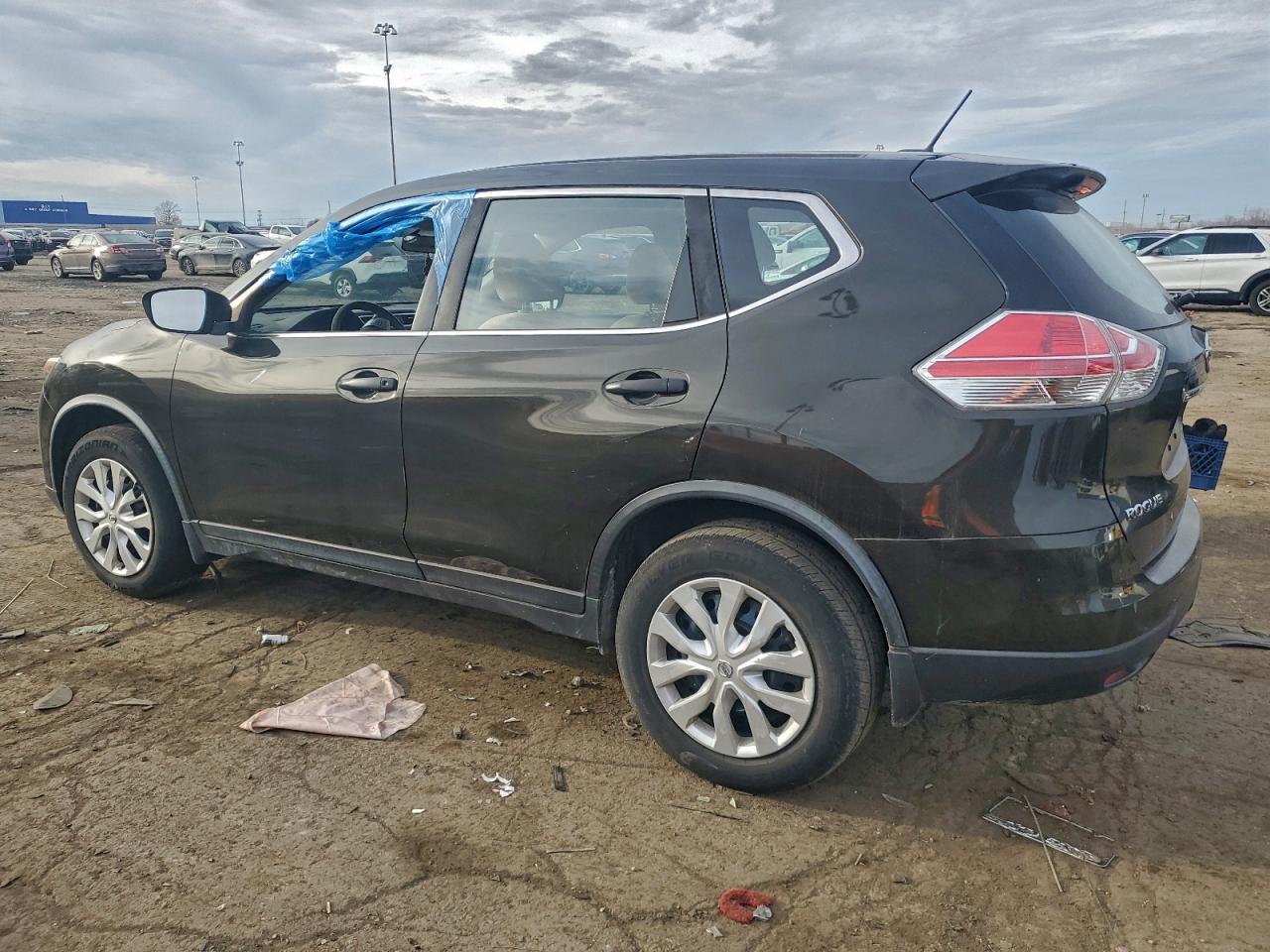 Nissan Rogue S Image 2